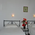 מלון דירות Fiorita 3*